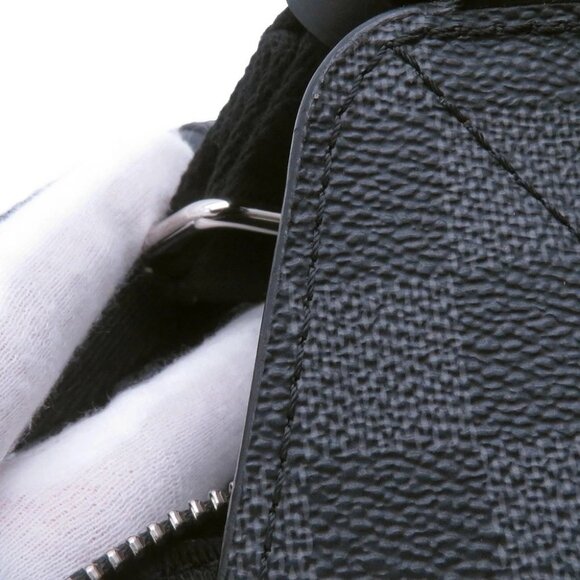LOUIS VUITTON Avenue Sling Bag Damier Graphite Noir - Picture 14 of 16